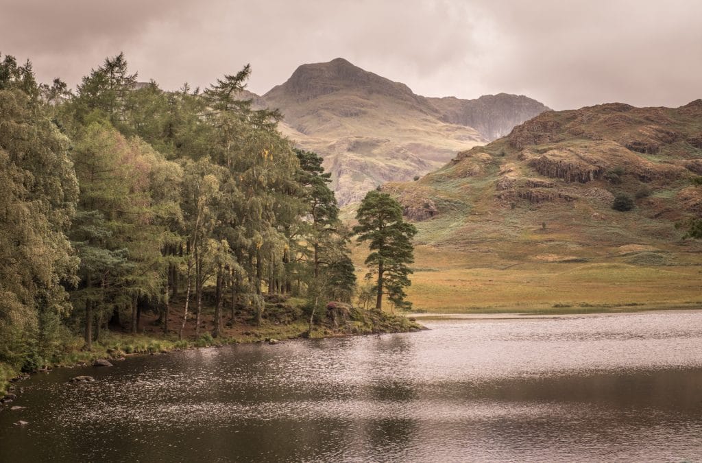 DSCF5804-2 Mountain scene with lake in foreground