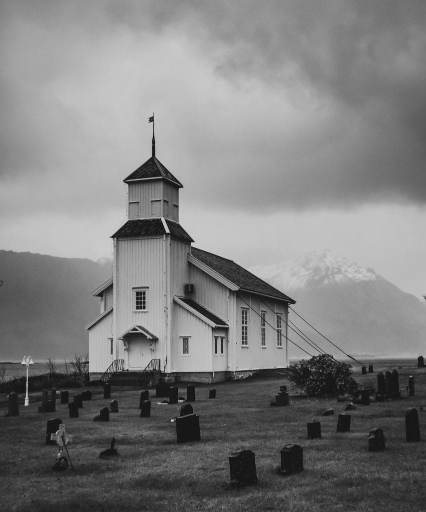 DSFF1048-2 Black and white wooden church